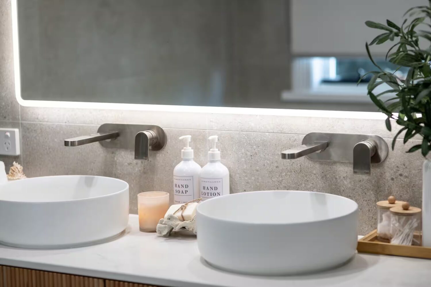 Main bathroom