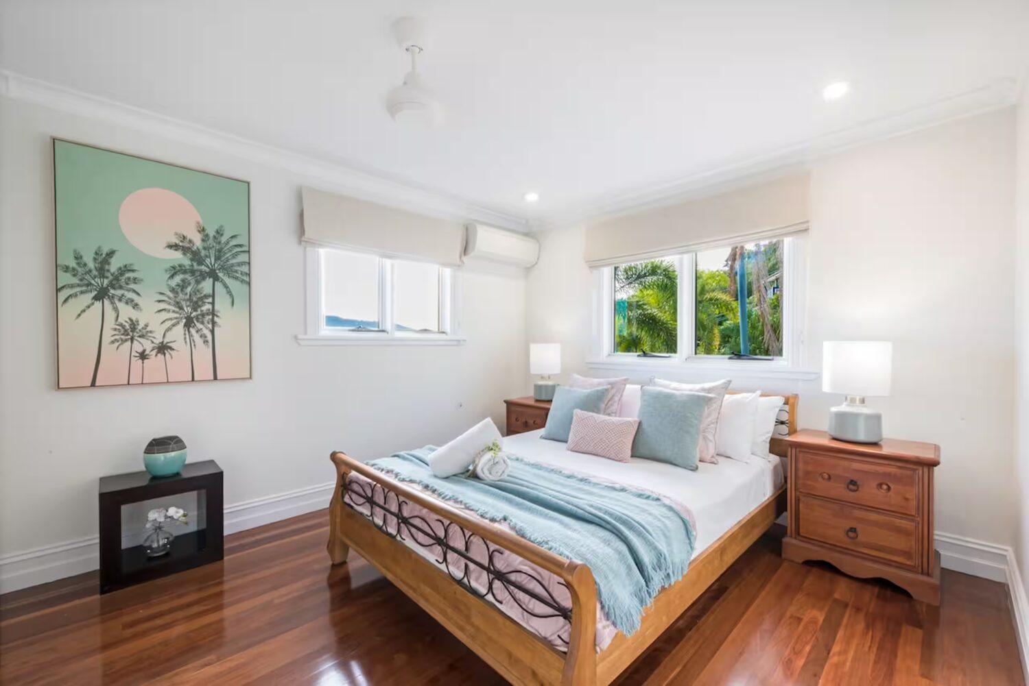 Mountain View room with queen bed